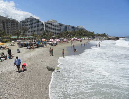 Resultado de imagen para PLAYA ESCONDIDA ESTADO VARGAS